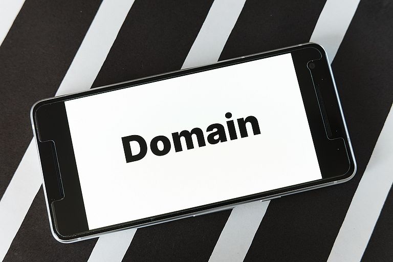 Titelmotiv - 5 Gründe, warum Sie sich jetzt eine Business-Domain wie .gmbh sichern sollten