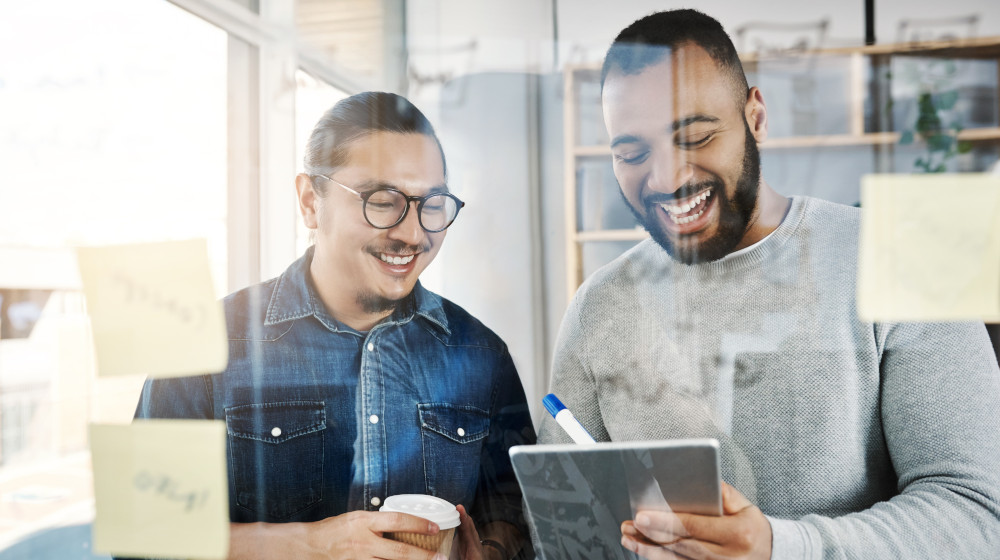 Titelmotiv des Blogartikels zum Thema: Digitale Zusammenarbeit neu gedacht: So arbeiten Teams heute wirklich