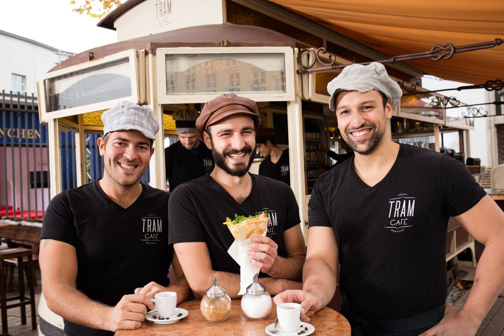 Die Tramcafé-Besitzer: Marco, Paolo und Monir