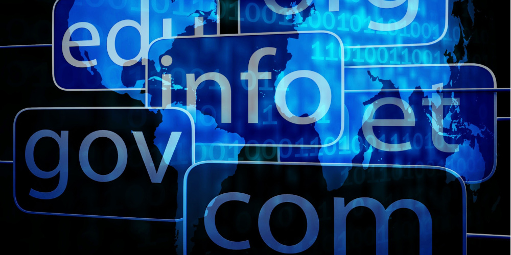 Titelmotiv des Blogartikels zum Thema: Microsoft 365 mit eigener Domain einrichten – so wird Ihr Webhosting zum digitalen Firmenfundament