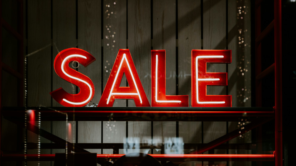 Titelmotiv des Blogartikels zum Thema: Black Friday für kleine Unternehmen: So konkurrieren Sie erfolgreich mit den Großen
